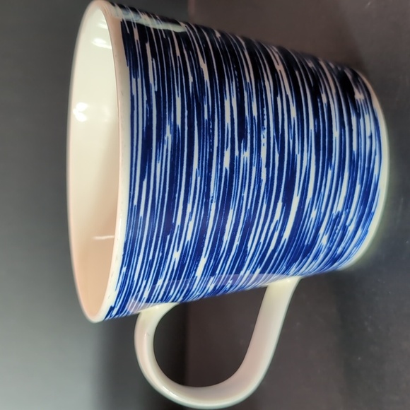 Royal Doulton Pacific set of 4 Blue/White Porcelain Coffee Cups. - Picture 4 of 11